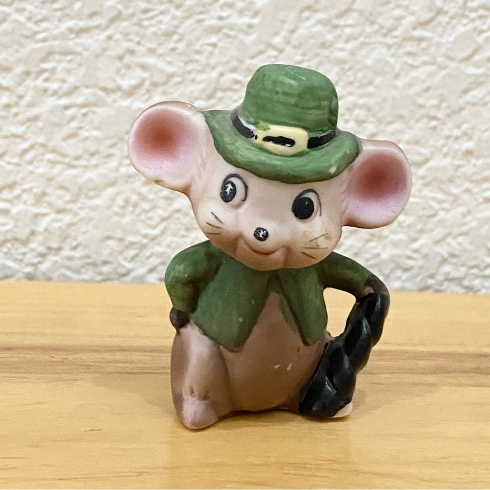 Vintage Irish Mouse 2.25” Ceramic Figurine